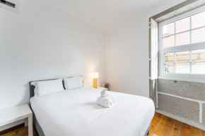 GuestReady - Modern Duplex, Neo-Classical Building